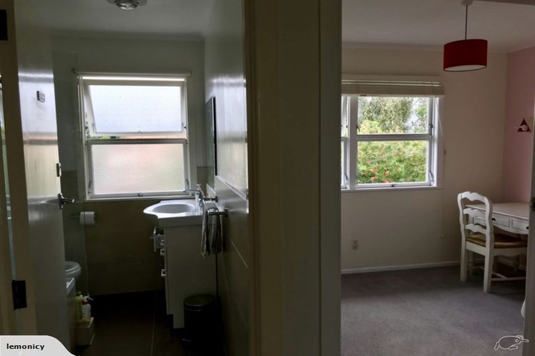 Photo of property in 7/5 Aratonga Avenue, Greenlane, Auckland, 1051