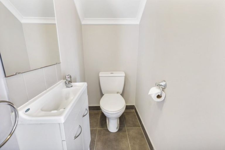 Photo of property in 3 Candlestick Place, Oteha, Auckland, 0632