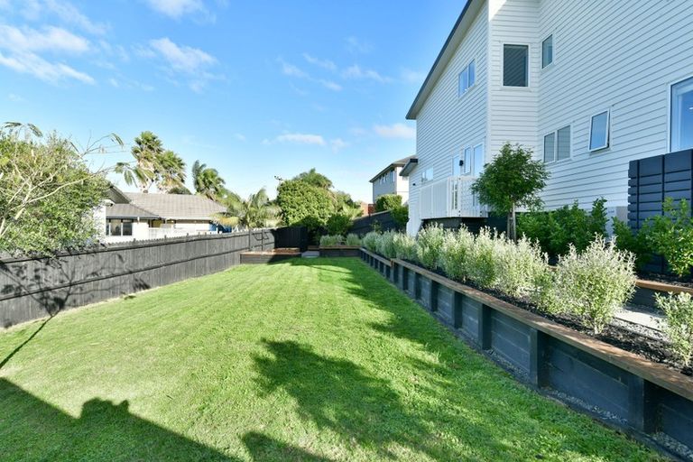 Photo of property in 36 Manhattan Rise, Orewa, 0931