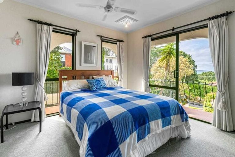Photo of property in 3/2 Beach Road, Castor Bay, Auckland, 0620