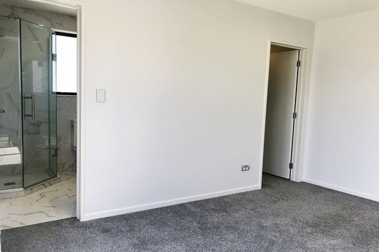 Photo of property in 3c Glennandrew Drive, Half Moon Bay, Auckland, 2012