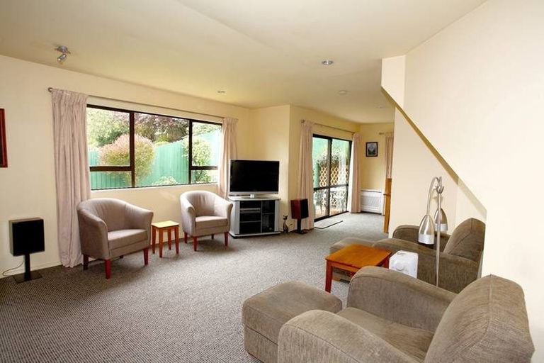 Photo of property in 2/32 Palatine Terrace, Huntsbury, Christchurch, 8022