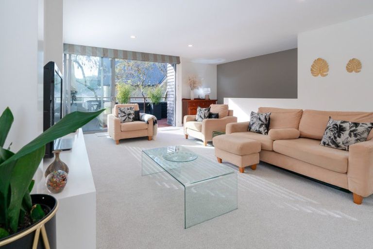 Photo of property in 35a Ngaio Road, Kelburn, Wellington, 6012