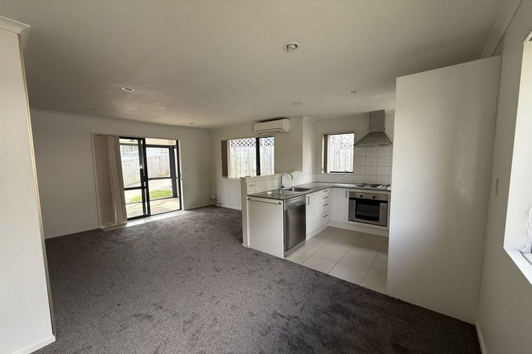 Photo of property in 54a7a Powrie Street, Glenfield, Auckland, 0629