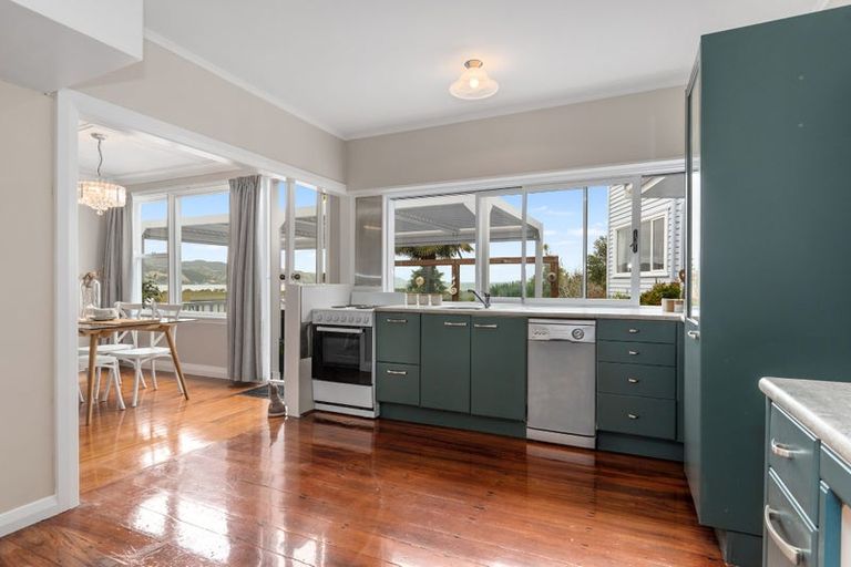 Photo of property in 22 Beach Road, Onerahi, Whangarei, 0110