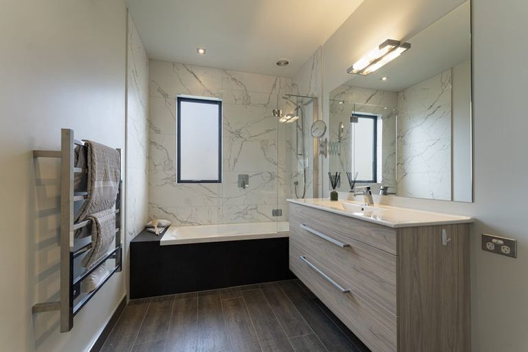 Photo of property in 55 Jacks Point Rise, Jacks Point, Queenstown, 9371