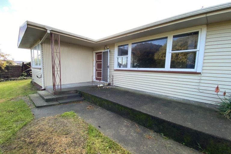Photo of property in 1 Dampier Avenue, Awapuni, Palmerston North, 4412