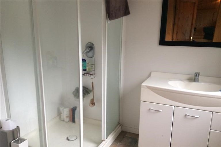 Photo of property in 30a Mackinnon Terrace, Sunshine Bay, Queenstown, 9300