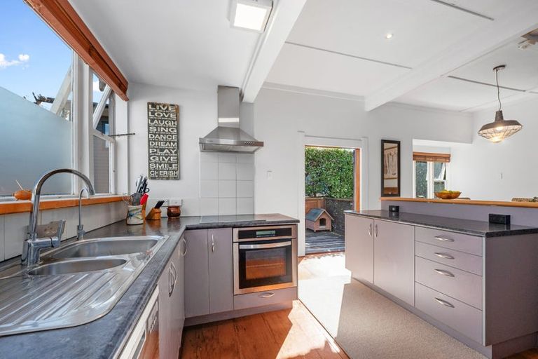 Photo of property in 1/305 Lake Road, Hauraki, Auckland, 0622