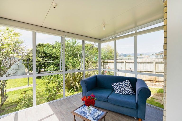 Photo of property in 17 Cornwall Street, Levin, 5510