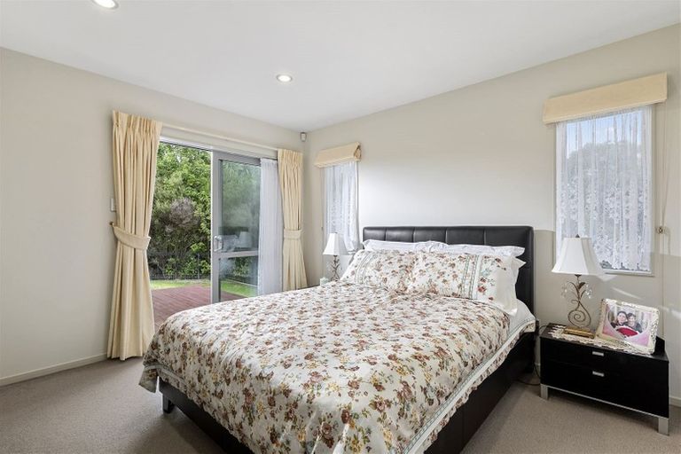 Photo of property in 5 Northbrook Close, Greenhithe, Auckland, 0632