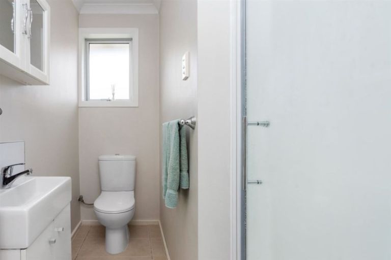 Photo of property in 25 Ambleside Drive, Burnside, Christchurch, 8053