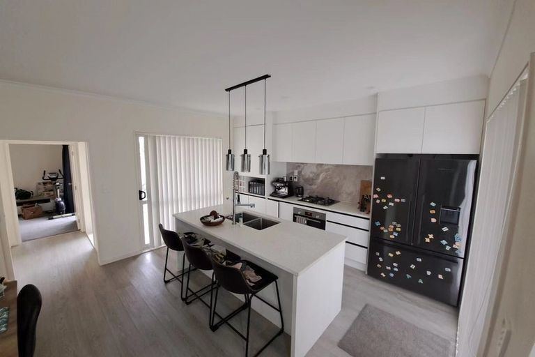 Photo of property in 17 Warbler Crescent, Papakura, 2110