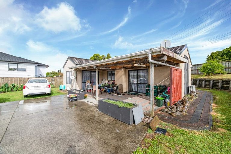 Photo of property in 74 Hetherington Road, Ranui, Auckland, 0612