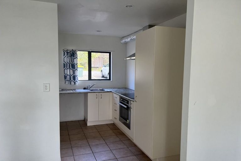 Photo of property in 11/44 Fields Parade, Oteha, Auckland, 0632