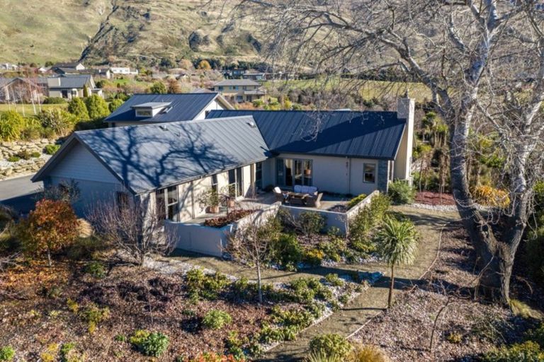 Photo of property in 5 Hollyhock Lane, Wanaka, 9305