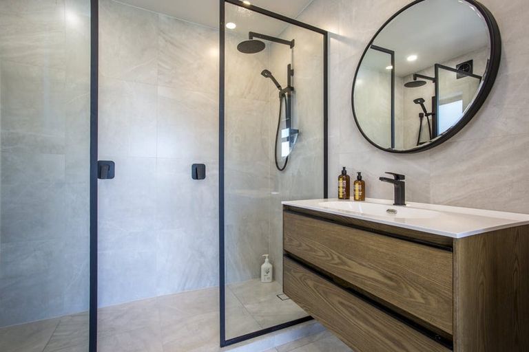 Photo of property in 8d Huka Road, Birkenhead, Auckland, 0626