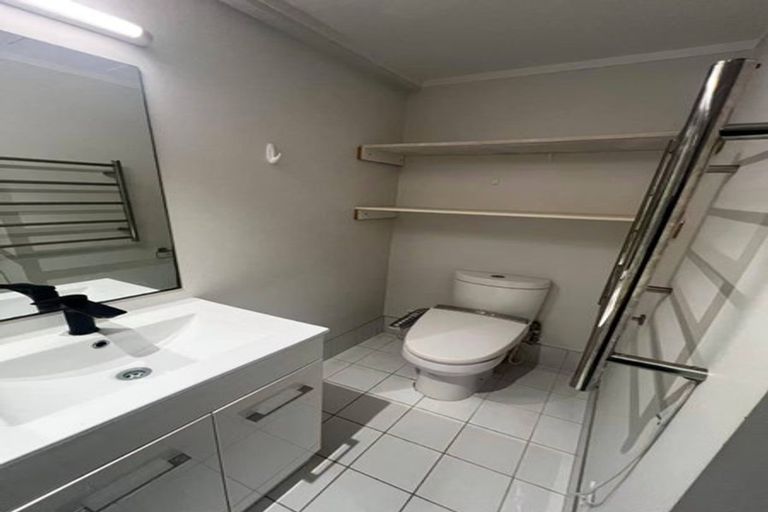 Photo of property in 17a/30 Westward Ho, Glen Eden, Auckland, 0602