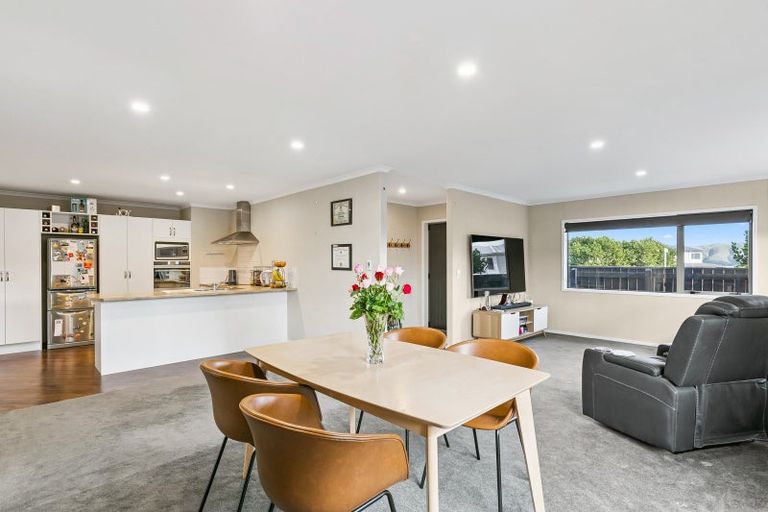 Photo of property in 226 Mark Avenue, Grenada Village, Wellington, 6037