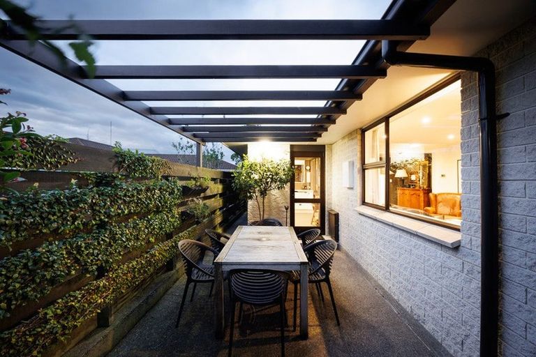 Photo of property in 8 Earl Place, Hokowhitu, Palmerston North, 4410