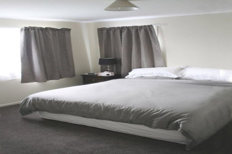 Photo of property in 337 Swanson Road, Ranui, Auckland, 0612