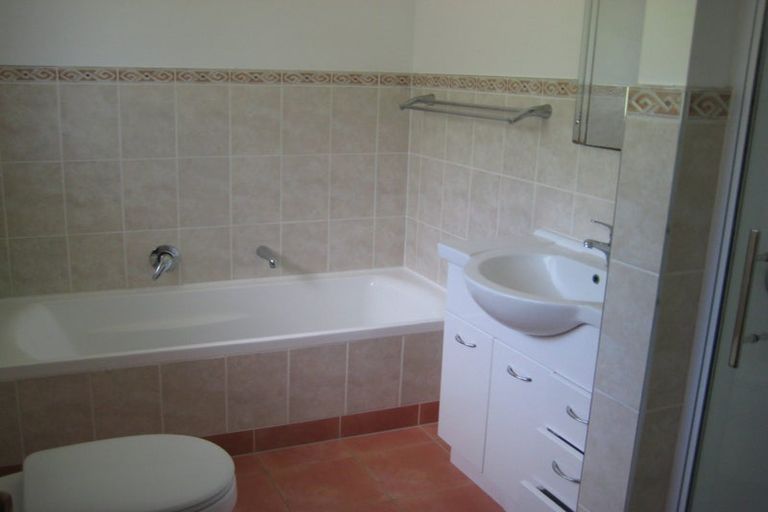 Photo of property in 75 Kennedy Avenue, Forrest Hill, Auckland, 0620