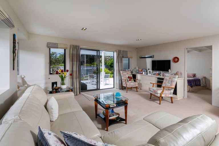 Photo of property in 49a Roland Road, Greenhithe, Auckland, 0632