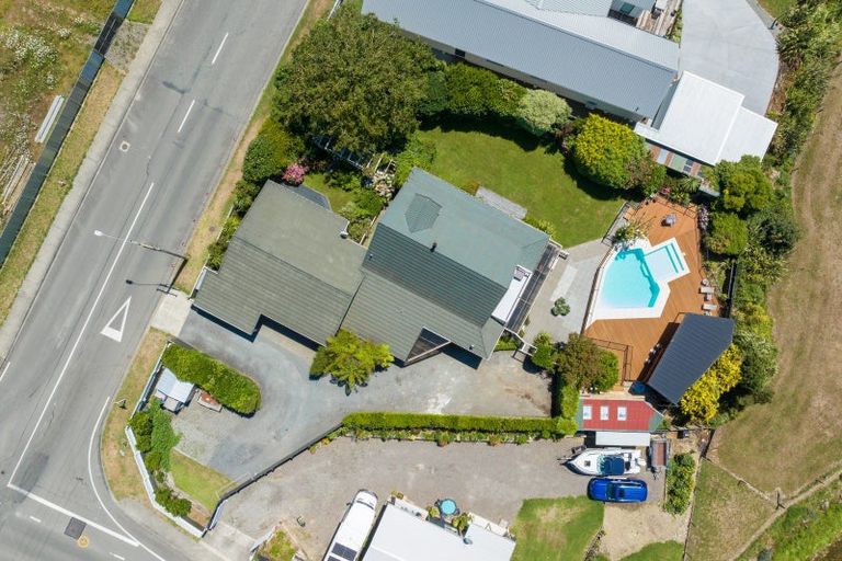 Photo of property in 1 Beach Road, Waikawa, Picton, 7220