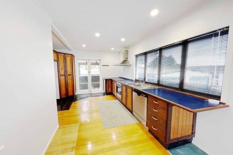 Photo of property in 30 Gilliam Street, New Lynn, Auckland, 0600