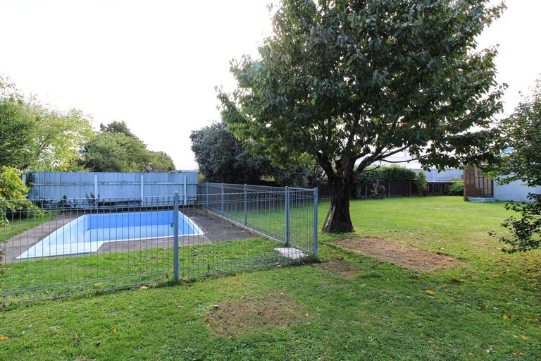Photo of property in 27 Frederick Street, Carterton, 5713