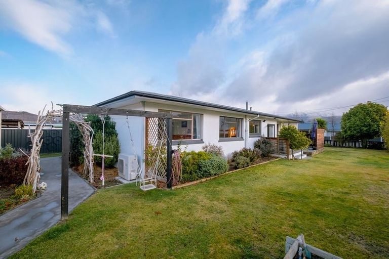 Photo of property in 48 Inniscort Street, Cromwell, 9310