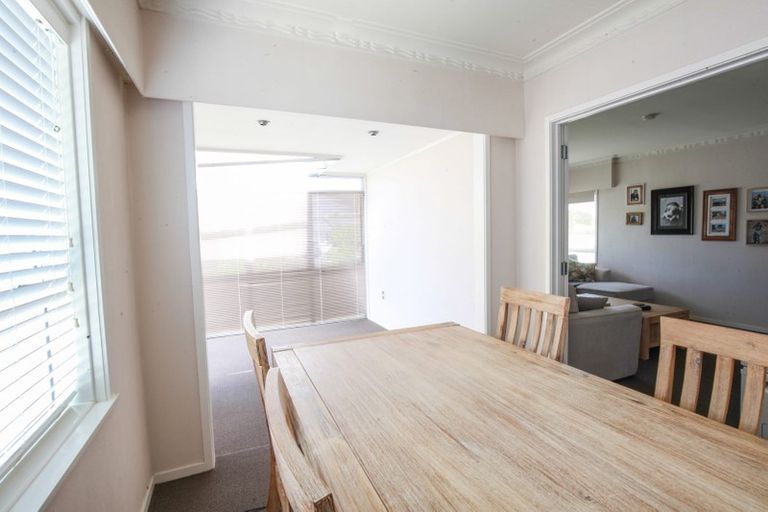 Photo of property in 2a Kurnell Drive, Botany Downs, Auckland, 2010