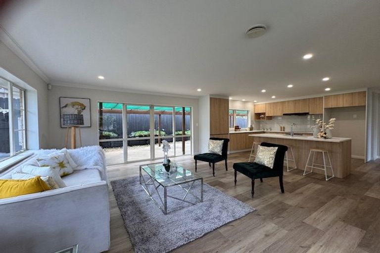 Photo of property in 34 Franshell Crescent, East Tamaki, Auckland, 2013