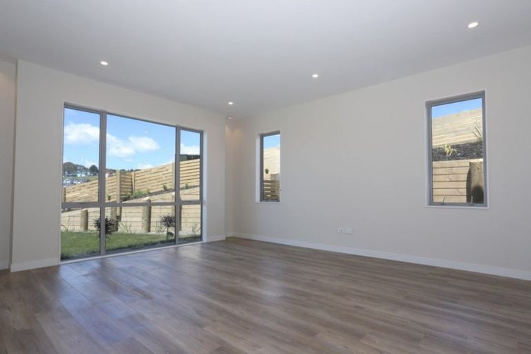 Photo of property in 117 Colonial Drive, Silverdale, 0932