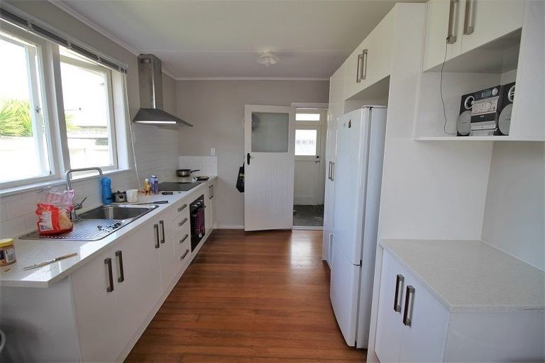 Photo of property in 12 Yeats Crescent, Fairfield, Hamilton, 3214