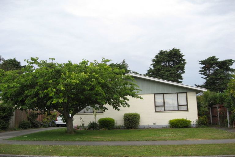 Photo of property in 14 Waratah Street, Avondale, Christchurch, 8061