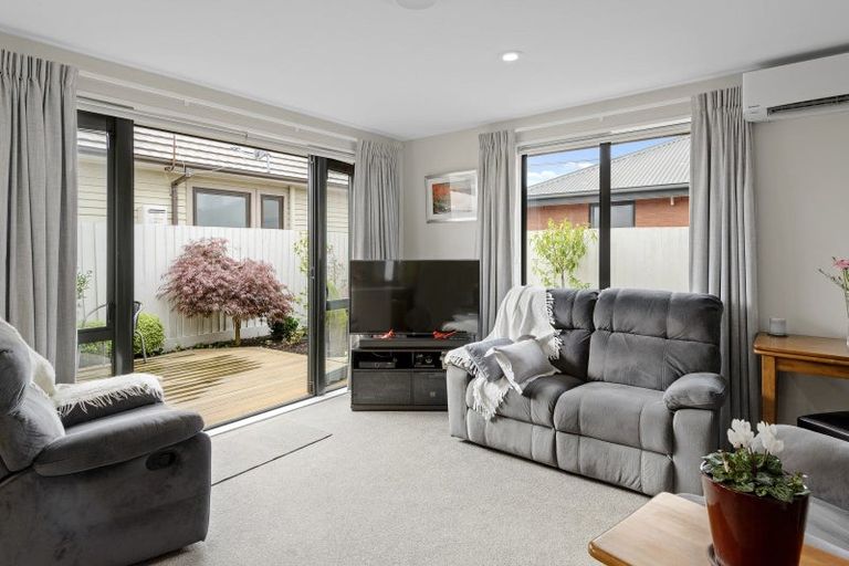 Photo of property in 101a Avonhead Road, Avonhead, Christchurch, 8042