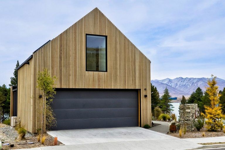 Photo of property in 18 Station Bay Rise, Lake Tekapo, 7999
