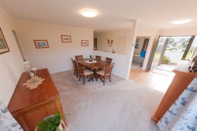 Photo of property in 8 Oribi Place, Whitianga, 3510