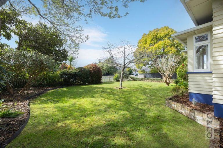 Photo of property in 6 Albert Street, Riverhead, 0820