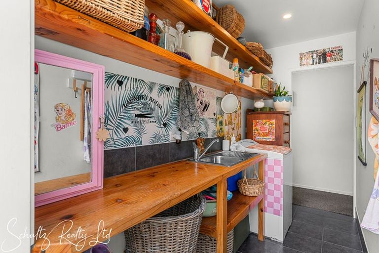 Photo of property in 37 Willow Lane, Maungaturoto, 0588