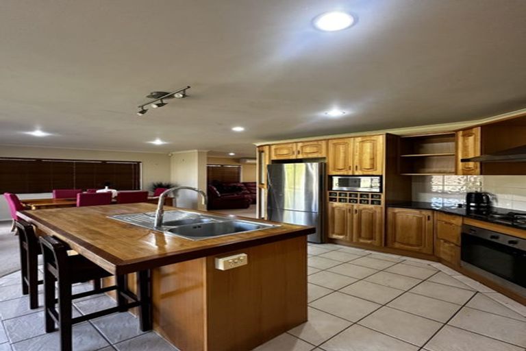 Photo of property in 49 Lilybank Crescent, East Tamaki, Auckland, 2013