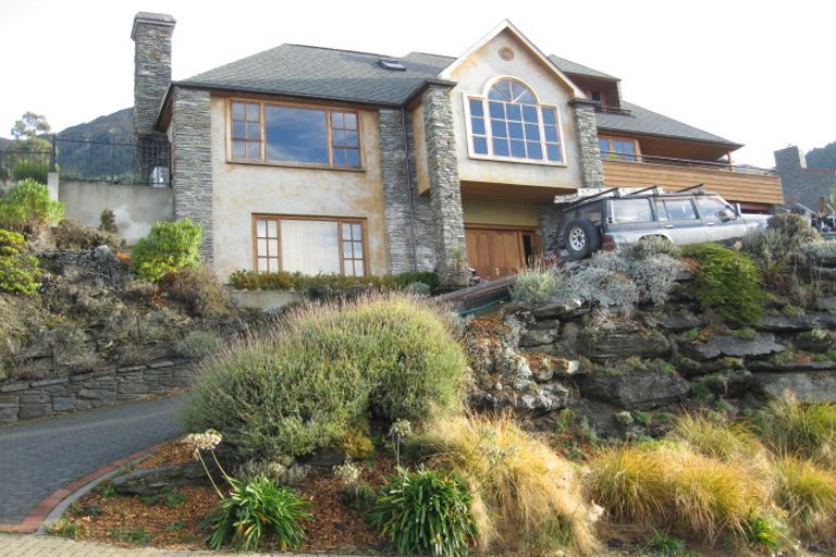 Photo of property in 8 Aspen Grove, Fernhill, Queenstown, 9300