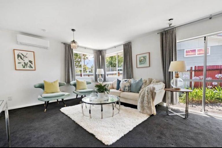 Photo of property in 16 Newham Place, Henderson, Auckland, 0612