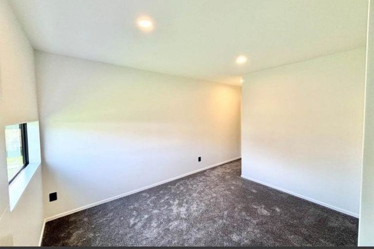 Photo of property in 2 Embling Place, Eastern Beach, Auckland, 2012