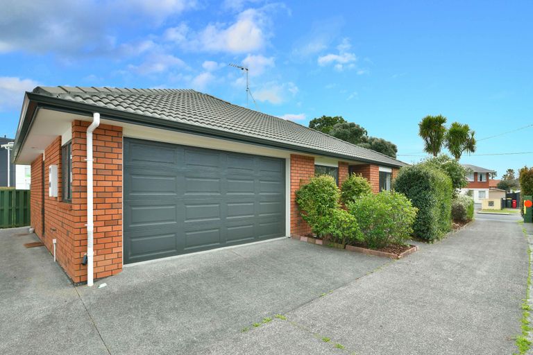 Photo of property in 29 Doment Crescent, Orewa, 0931