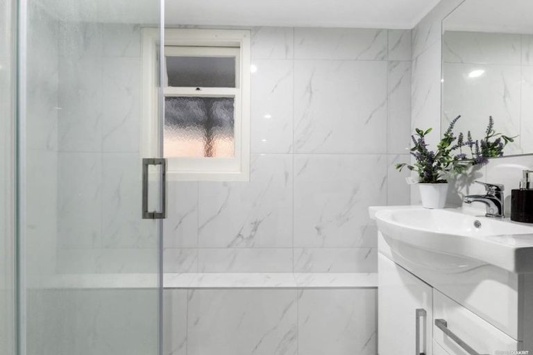 Photo of property in 1/22 Northumberland Avenue, Belmont, Auckland, 0622