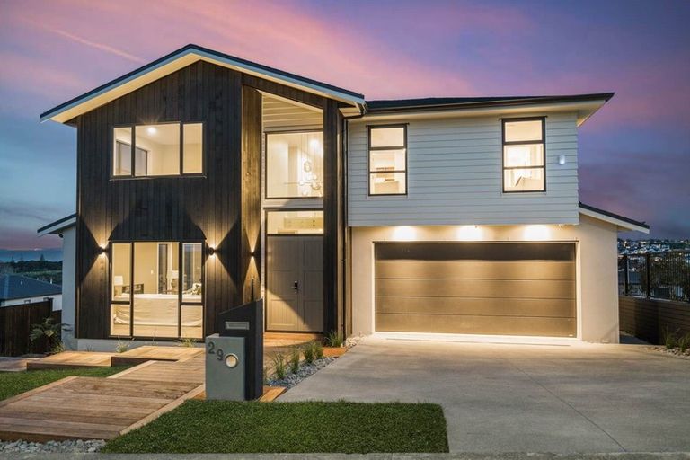 Photo of property in 29 Kumukumu Road, Long Bay, Auckland, 0630