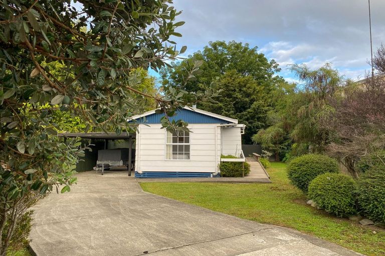 Photo of property in 99 Commercial Street, Takaka, 7110