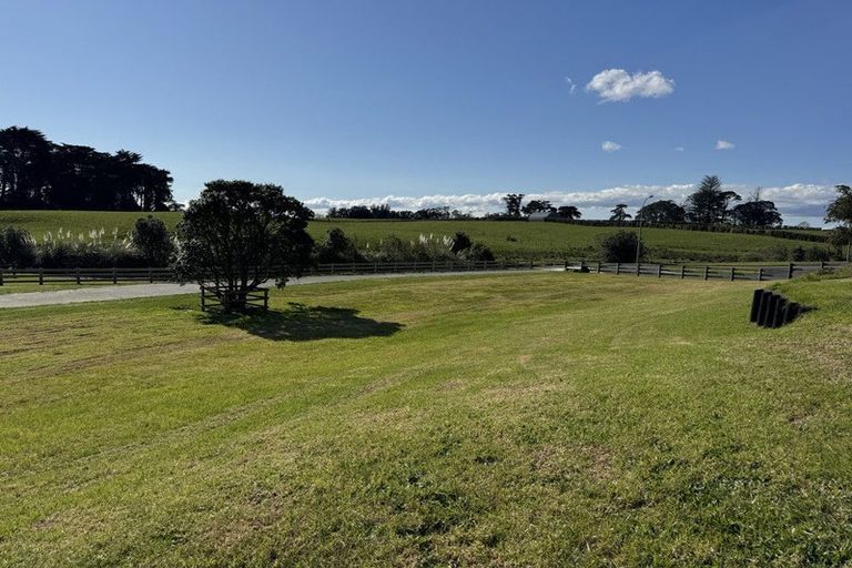 Photo of property in 17 Goble Road, Clarks Beach, 2679